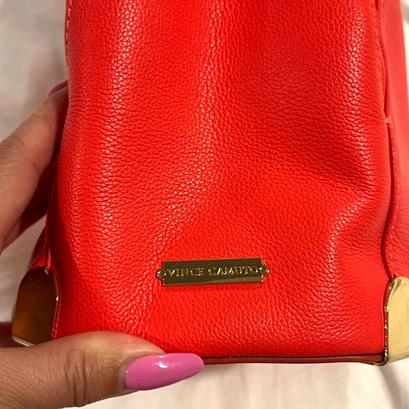 Vince Camuto neon red-orange bucket bag! This bag is In great condition,like new - Picture 5 of 16